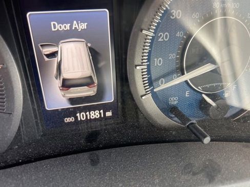 Used 2018 Toyota Sienna LE FWD image 12