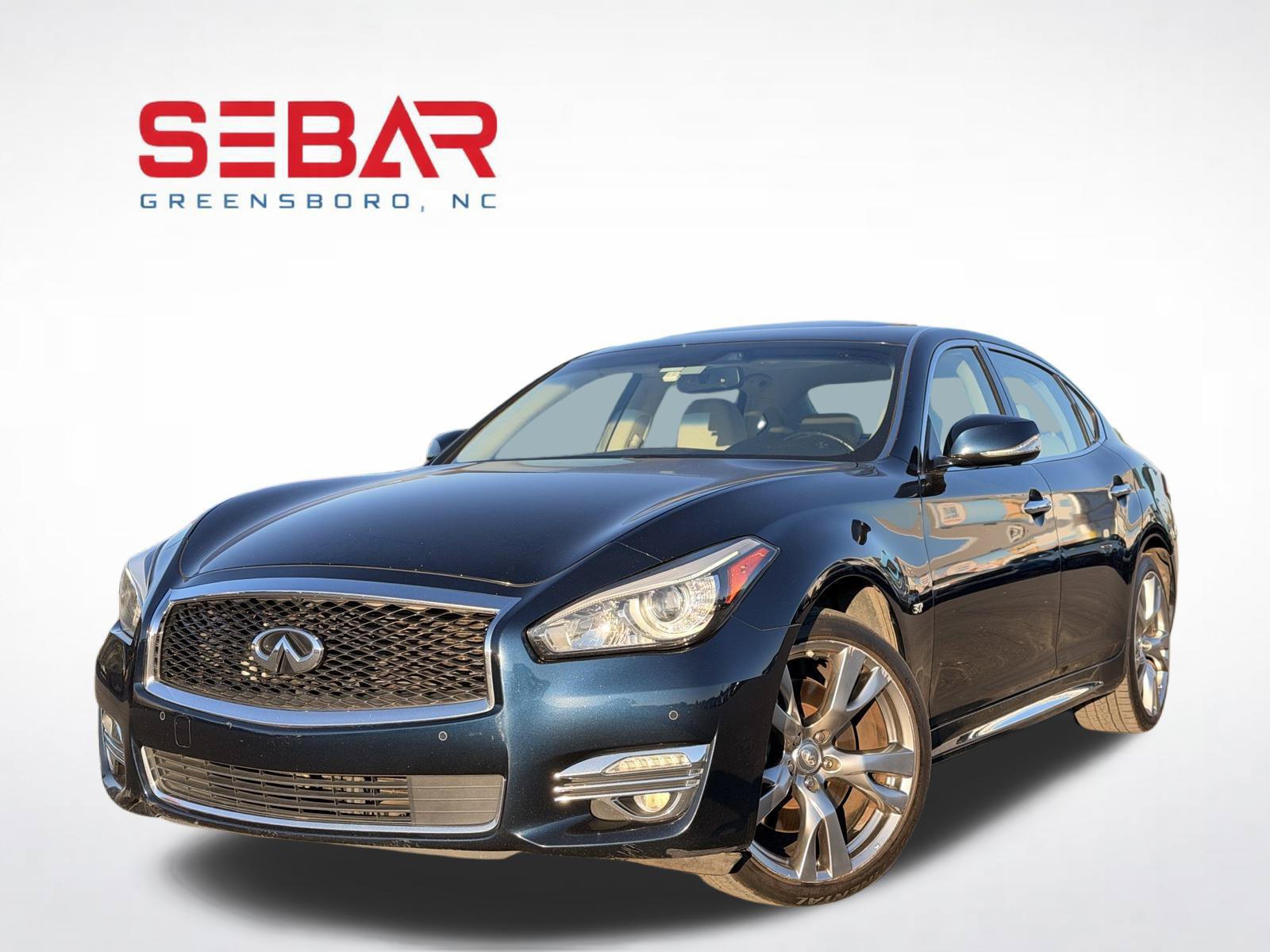 Used 2015 INFINITI Q70 L 3.7 w/ Deluxe Touring Package RWD image 1