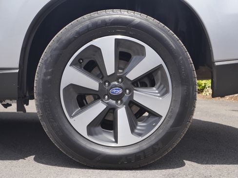Used 2018 Subaru Forester 2.5i w/ Alloy Wheel Package AWD/4WD image 16