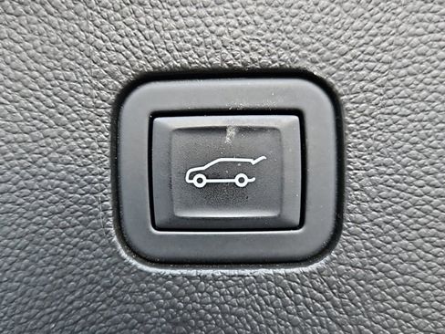 Used 2024 Buick Enclave Premium image 22