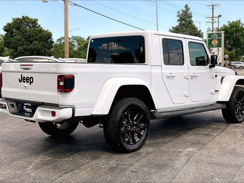 Used 2023 Jeep Gladiator Overland AWD/4WD image 16