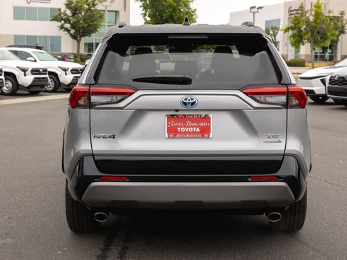 Certified 2020 Toyota RAV4 XSE w/ XSE Grade Weather Package AWD/4WD image 6