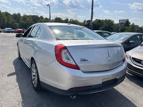 Used 2014 Lincoln MKS image 4