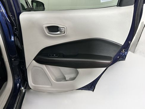 Used 2021 Jeep Compass Limited image 28