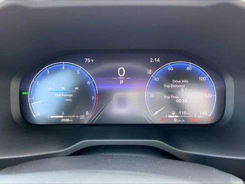 Used 2025 Toyota RAV4 Limited image 24