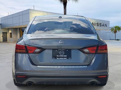 Used 2023 Nissan Altima 2.5 SV w/ SV Premium Package FWD image 5
