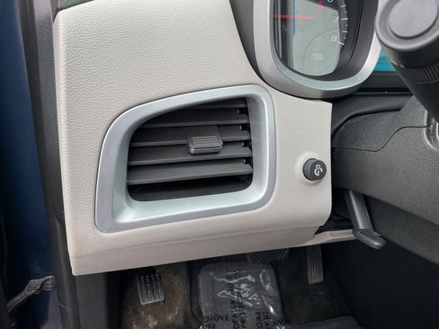 Used 2017 Chevrolet Equinox LT FWD image 32