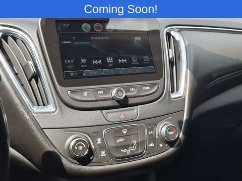 Used 2018 Chevrolet Malibu LT w/ Leather Package FWD image 27