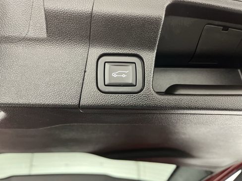 Certified 2023 GMC Acadia SLE w/ Driver Convenience Package image 34