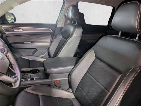 Used 2021 Volkswagen Atlas SE image 17