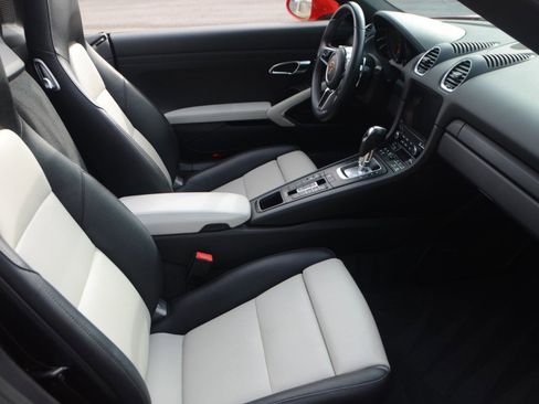 Used 2020 Porsche 718 Boxster image 13