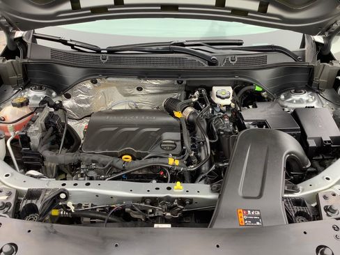 Used 2024 Chevrolet Trax LS w/ LS Convenience Package image 16