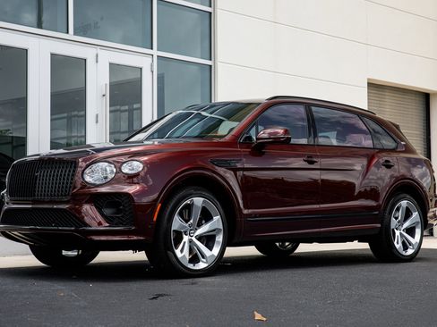 Used 2023 Bentley Bentayga Extended Wheelbase AWD/4WD image 9
