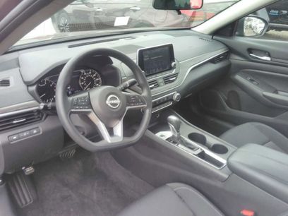 Used 2025 Nissan Altima 2.5 SV