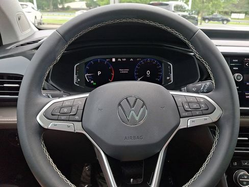 Used 2022 Volkswagen Taos SEL AWD/4WD image 19