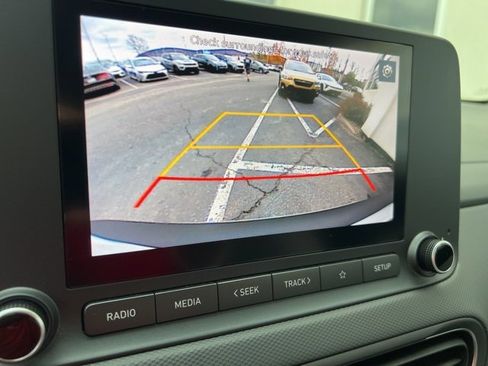 Used 2023 Hyundai Kona SE image 13