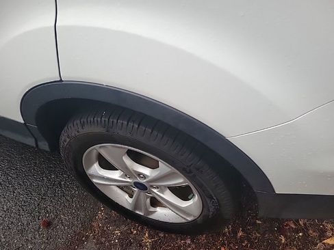 Used 2016 Ford Escape SE w/ Equipment Group 201A image 19