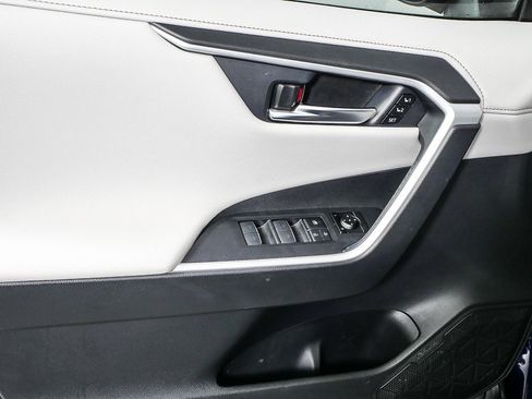 Used 2023 Toyota RAV4 Limited image 6