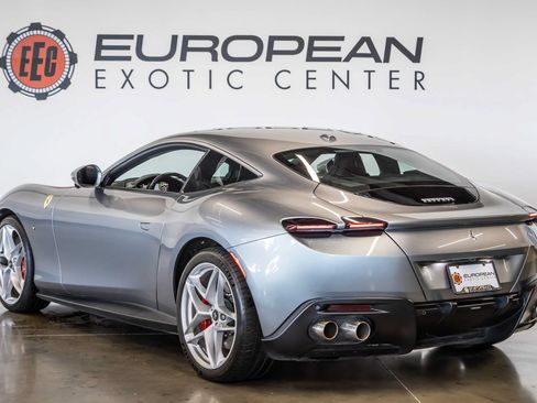 Used 2021 Ferrari Roma RWD image 8