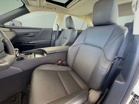 Used 2024 Lexus ES 350 w/ Premium Package image 21