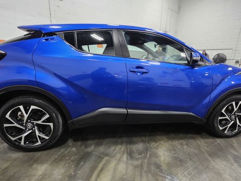 Used 2022 Toyota C-HR XLE image 15