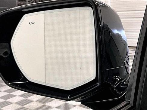 Used 2021 Chevrolet Tahoe Z71 w/ Luxury Package image 35