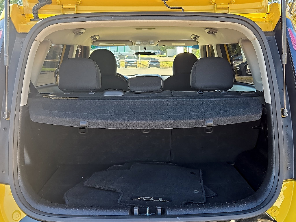 Used 2016 Kia Soul + FWD image 29