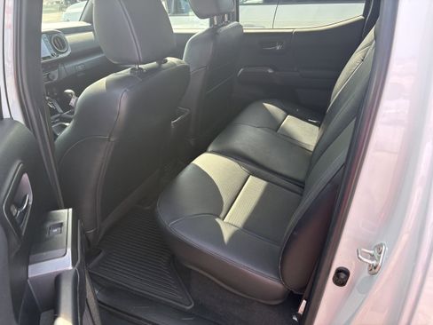 Used 2023 Toyota Tacoma TRD Sport w/ TRD Premium Sport Package AWD/4WD image 8