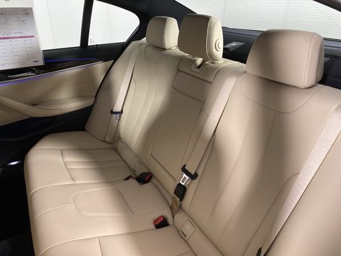 Used 2019 BMW 530i xDrive w/ Convenience Package image 32