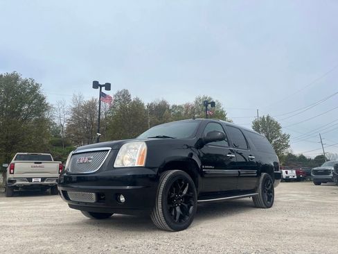 Used 2008 GMC Yukon XL Denali AWD/4WD image 2