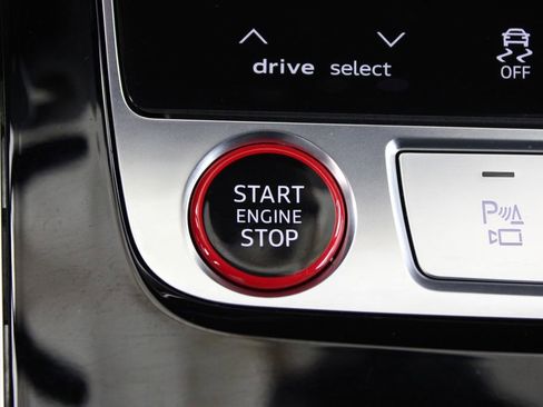 Used 2023 Audi RS Q8 w/ Black Optic Package image 12