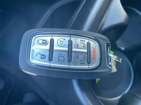 New 2026 Chrysler Pacifica Select image 40