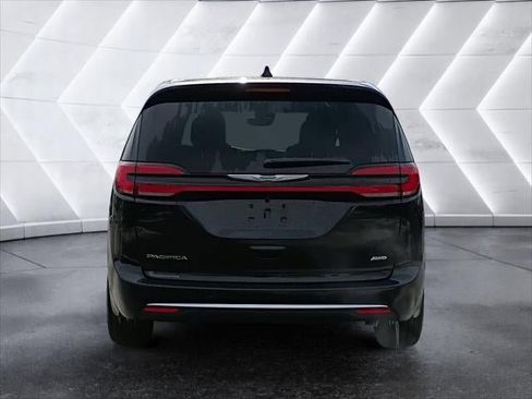 New 2026 Chrysler Pacifica Select AWD/4WD image 21