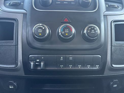 Used 2018 RAM 2500 Tradesman w/ Chrome Appearance Group AWD/4WD image 24