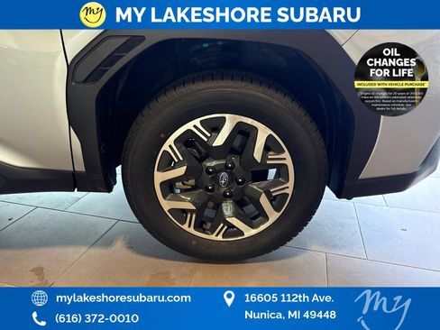 Certified 2025 Subaru Forester Premium AWD/4WD image 32