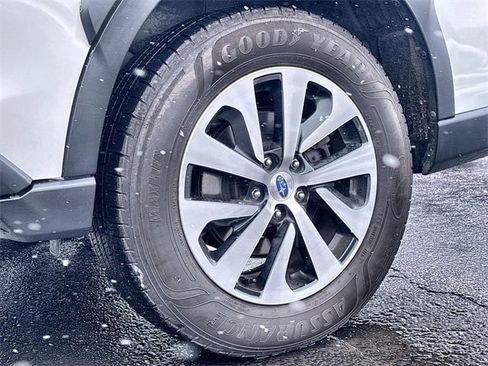 Used 2023 Subaru Outback Premium image 19