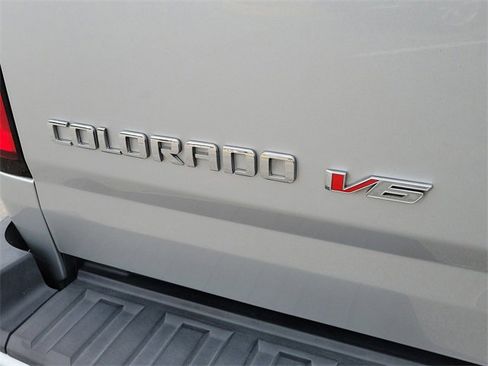 Used 2018 Chevrolet Colorado Z71 image 9