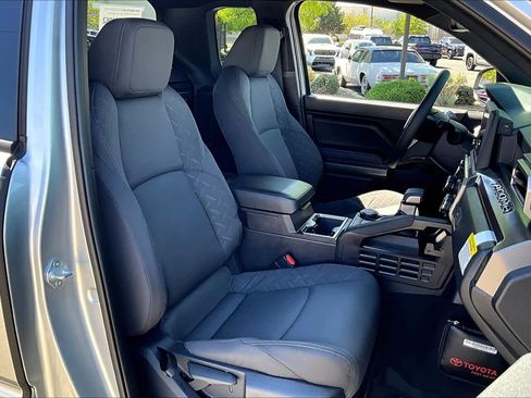 Used 2026 Toyota Tacoma SR5 image 8