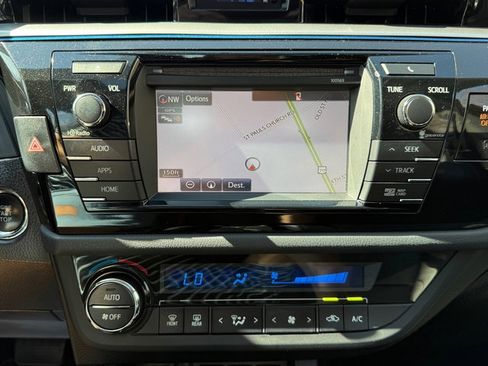 Used 2016 Toyota Corolla S Premium image 22