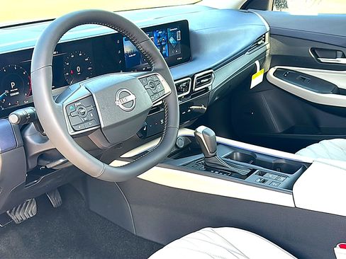 New 2026 Nissan Sentra SL w/ Floor Mat Package FWD image 9