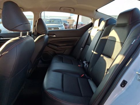 Certified 2023 Nissan Altima 2.5 SR FWD image 10