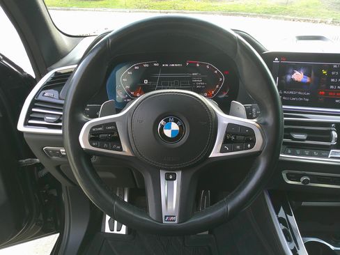 Used 2020 BMW X5 M50i w/ Executive Package image 23