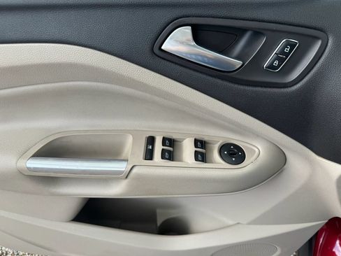 Used 2014 Ford Escape SE w/ SE Chrome Package FWD image 16