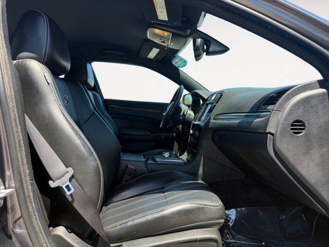 Used 2016 Chrysler 300 S AWD/4WD image 10