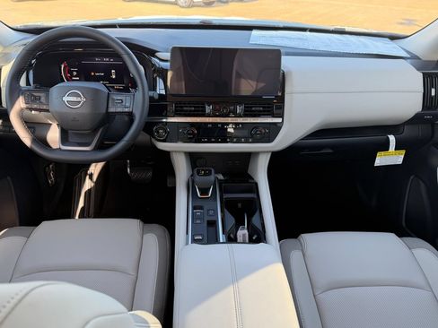 New 2026 Nissan Pathfinder SL FWD image 9