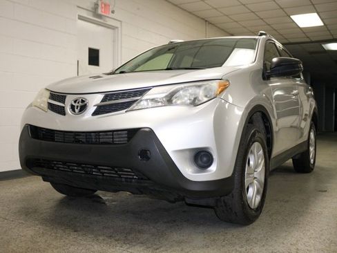 Used 2013 Toyota RAV4 LE image 19