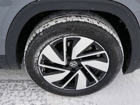 Used 2024 Volkswagen Atlas SE image 7