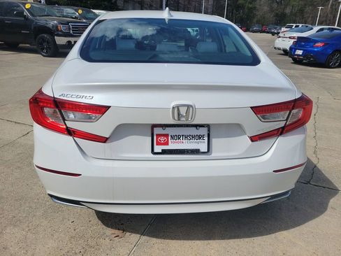 Used 2018 Honda Accord LX image 5