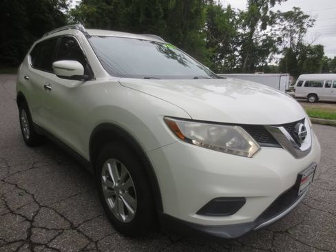 Used 2014 Nissan Rogue SV AWD/4WD image 2