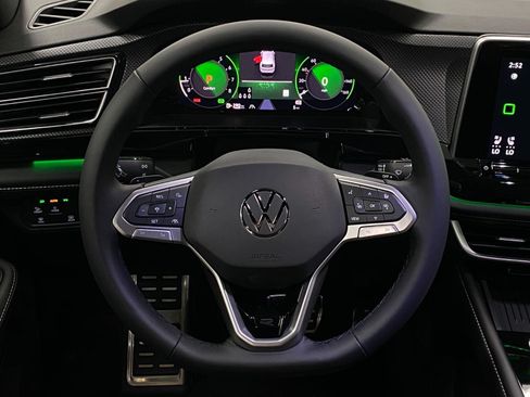 New 2026 Volkswagen Atlas Cross Sport SEL R-Line AWD/4WD image 16